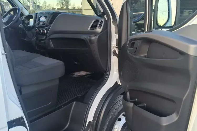 Iveco DAILY 70C18 / SKRZYNIA / FABRYCZNIE NOWE / NA PODUSZKACH / zdjęcie 33