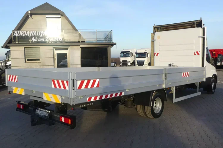 Iveco DAILY 70C18 / SKRZYNIA / FABRYCZNIE NOWE / NA PODUSZKACH / zdjęcie 7