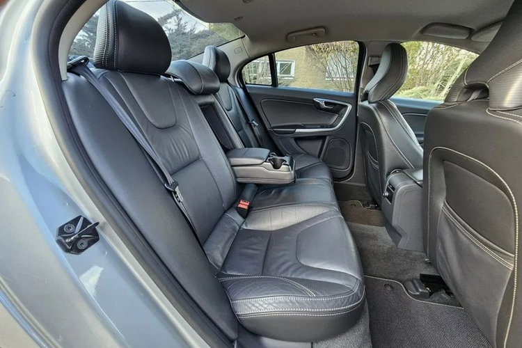 Volvo S60 R-Design Bogate Wyposażenie Pełna Historia Serwisowa Nowe Wtryski zdjęcie 17