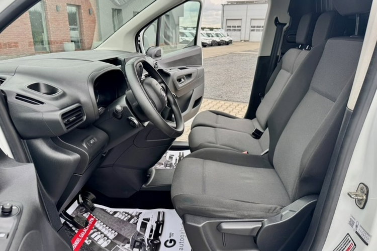 Toyota Proace City SALON PL / 156tys.km / L2H1 DŁUGI / 3 OSOBY / KLIMA /GWARANCJA zdjęcie 8
