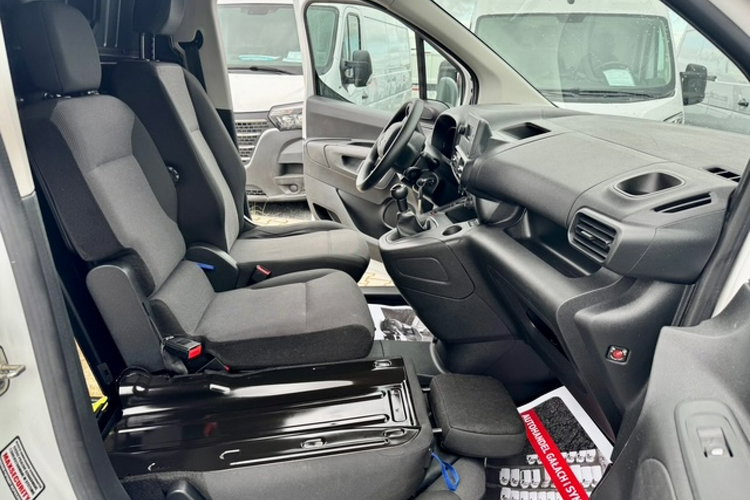 Toyota Proace City SALON PL / 156tys.km / L2H1 DŁUGI / 3 OSOBY / KLIMA /GWARANCJA zdjęcie 9