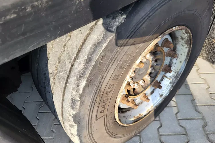 Schmitz Joloda; podnoszony dach; koła 435/50R19.5 zdjęcie 7