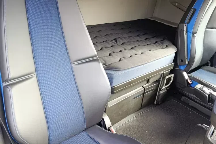 Volvo FH zdjęcie 10