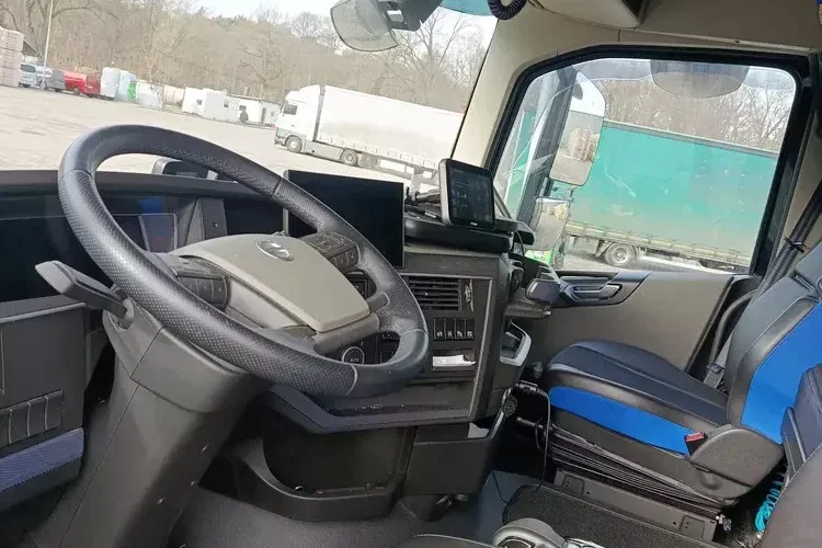 Volvo FH zdjęcie 8