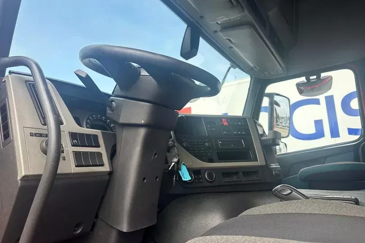 Volvo FM zdjęcie 13
