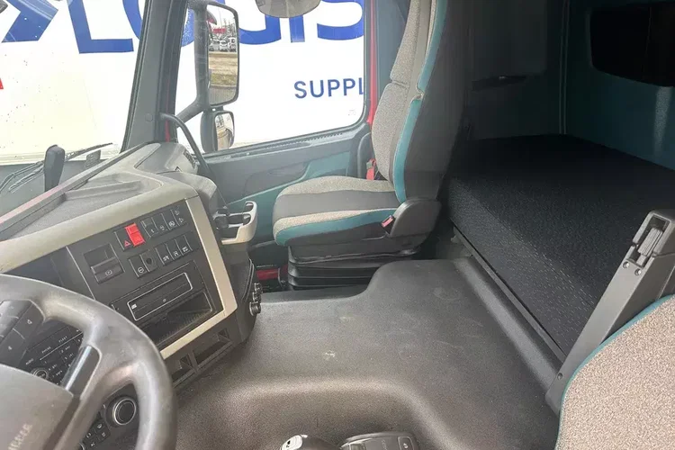 Volvo FM zdjęcie 14