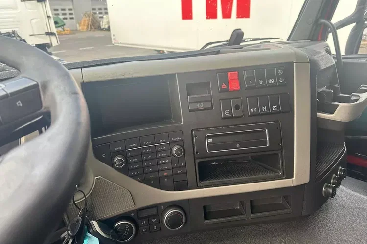 Volvo FM zdjęcie 15