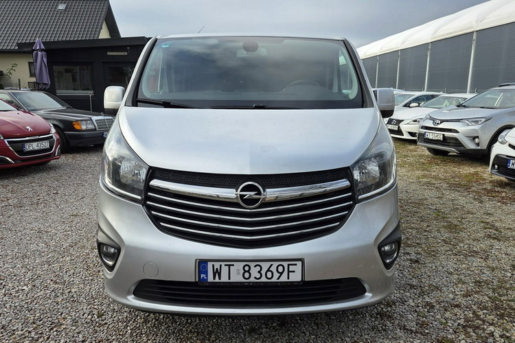 Opel Vivaro 1.6 CDTI140KM 8-osób Long Skrzydła Nawiewy Kamera Ładny Stan Serwis zdjęcie 2