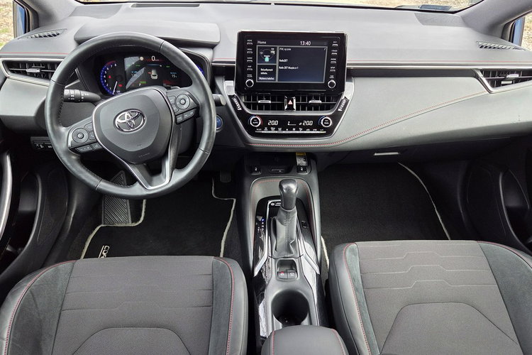 Toyota Corolla 2.0HSD 184KM Executive SalonPL Head Up Skóra Hand free FULL Serwis ASO zdjęcie 17