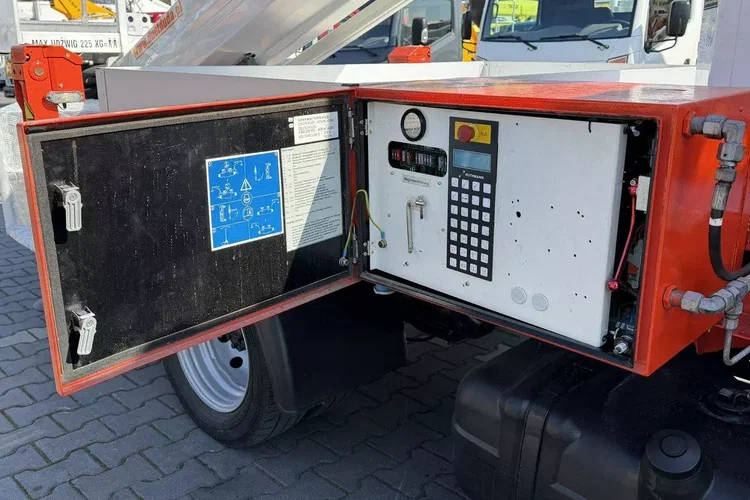 Nissan Cabstar zdjęcie 35