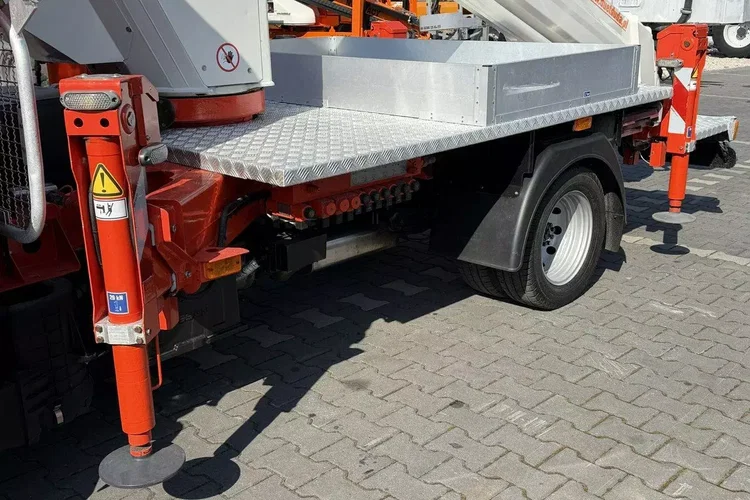 Nissan Cabstar zdjęcie 32