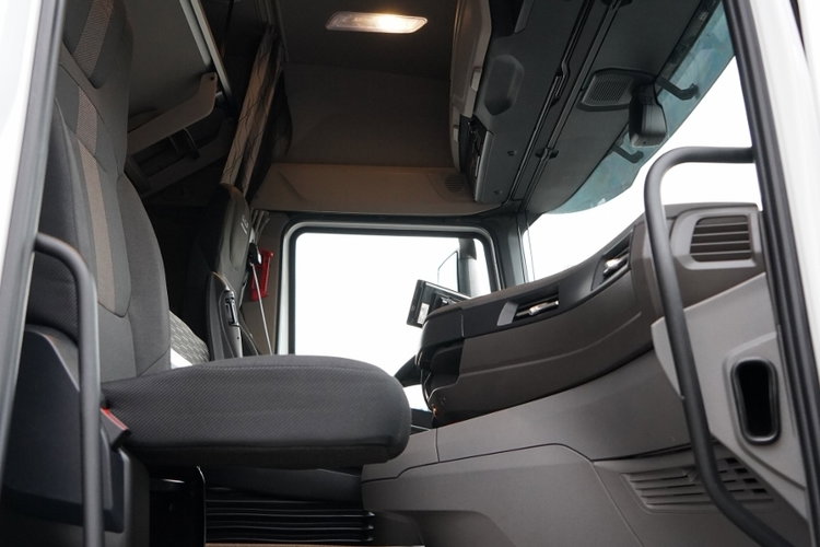 DAF XF 480 / RETARDER / KLIMA POSTOJOWA / 2023 R zdjęcie 37