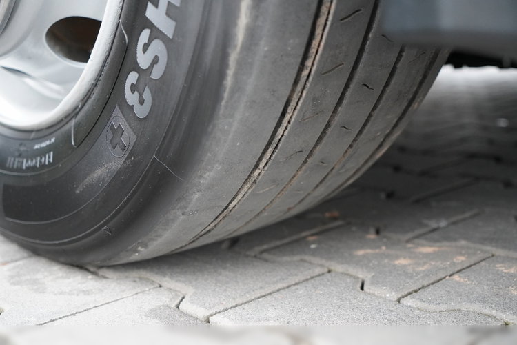 Scania S 500 / RETARDER / LOW DECK / MEGA / BAKI 1400 L / KLIMA POSTOJOWA / PO ZŁOTYM KONTRAKCIE SERWISOWYM zdjęcie 18