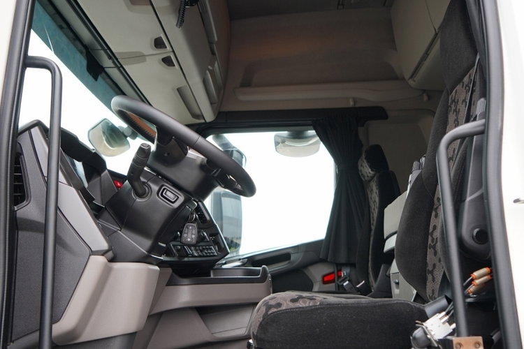 Scania R 450 / RETARDER / HYDRAULIKA / CAŁA NA PODUSZKACH zdjęcie 23