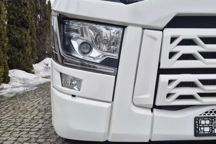 Renault T480 zdjęcie 17