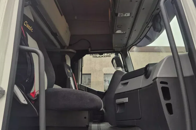 Renault T480 zdjęcie 21