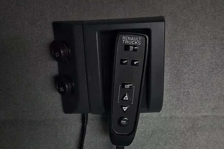 Renault T480 zdjęcie 29