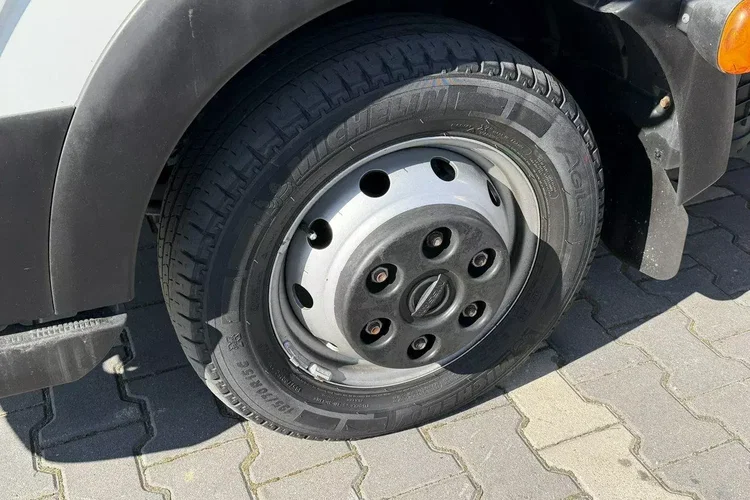 Nissan Cabstar zdjęcie 12