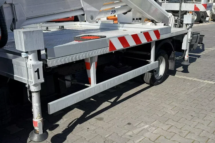 Nissan Cabstar zdjęcie 13