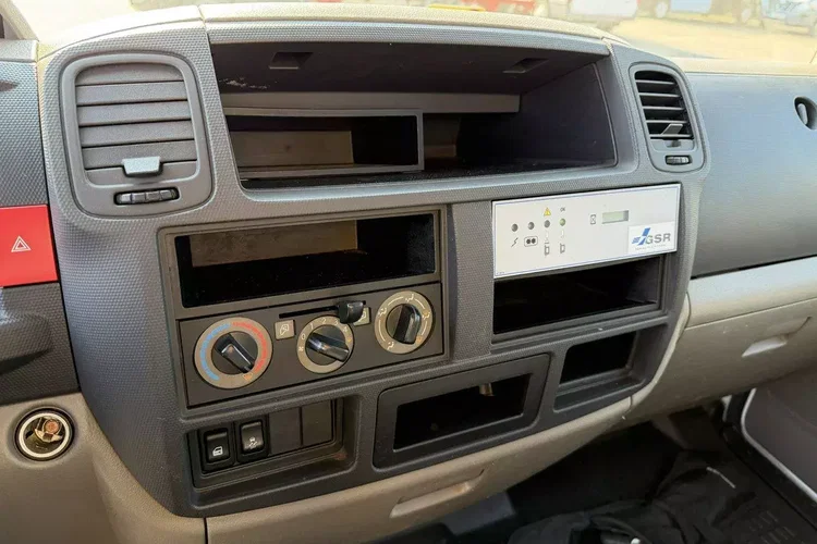 Nissan Cabstar zdjęcie 24