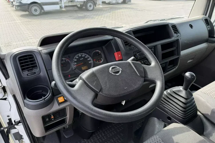 Nissan Cabstar zdjęcie 23