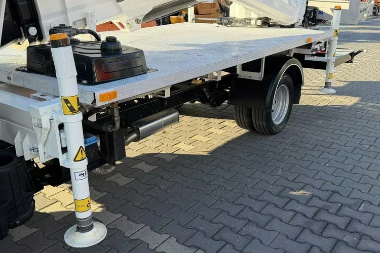 Nissan Cabstar zdjęcie 13