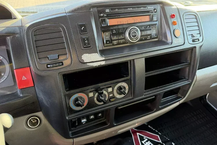 Nissan Cabstar zdjęcie 23