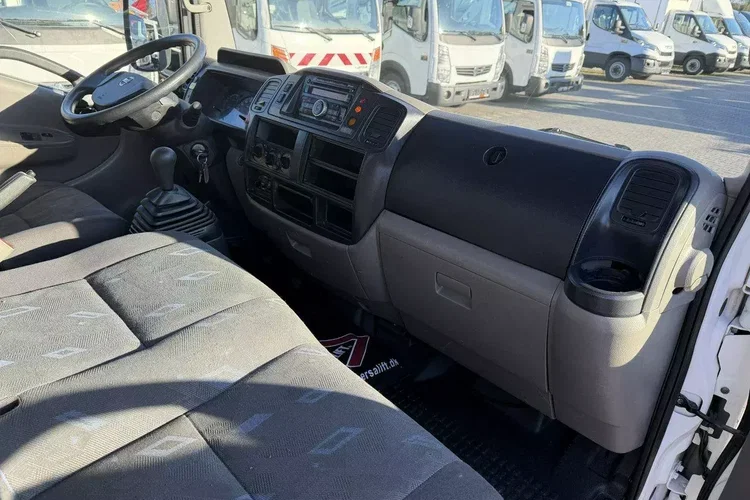 Nissan Cabstar zdjęcie 26