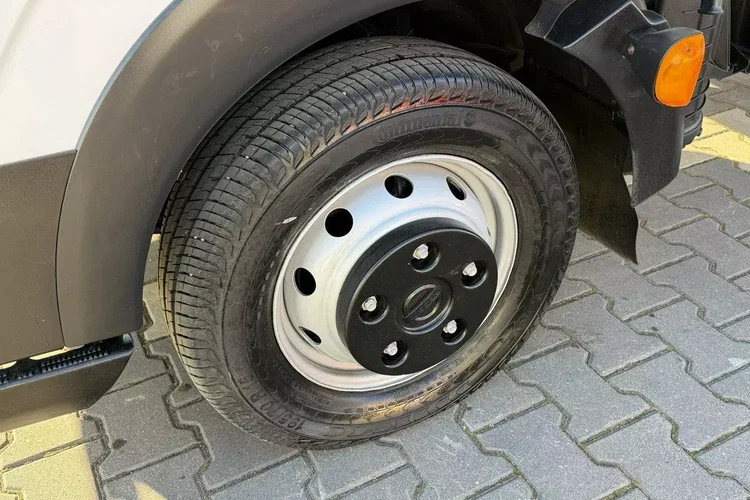 Nissan Cabstar zdjęcie 8