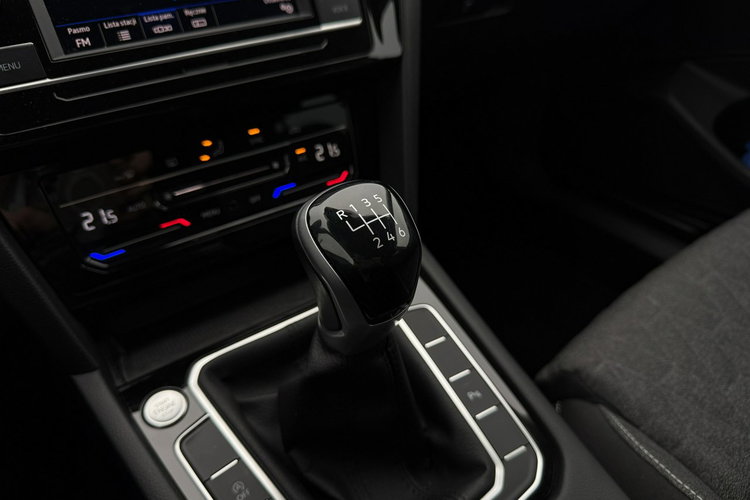 Volkswagen Passat Bezwypadkowy Krajowy Poleasingowy I właściciel Serwis ASO VAT 23% zdjęcie 13
