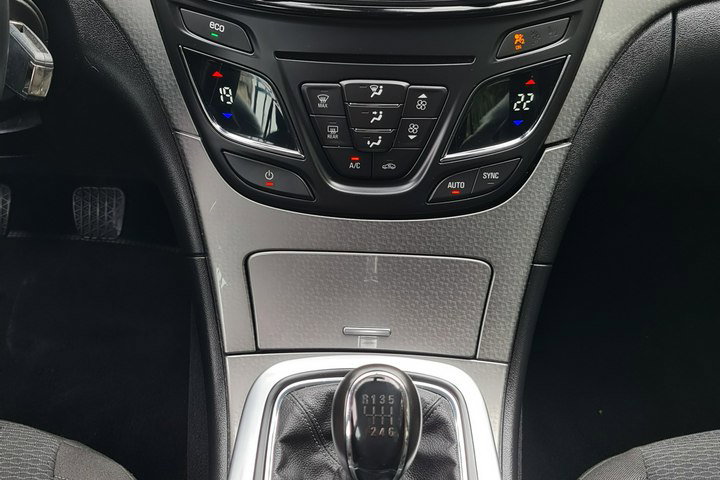Opel Insignia 1.4T 140KM # LiftBack # Niski Przebieg # Bogate Wyposażenie # MegaStan zdjęcie 21