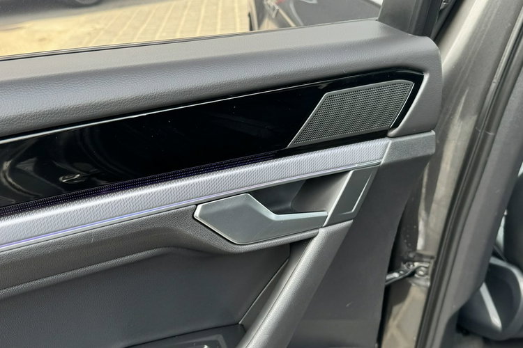 Volkswagen Touareg FV23% R Line 286KM 4x4 Salon PL Bezwypad Wentyle Panorama Radar Matrix zdjęcie 17