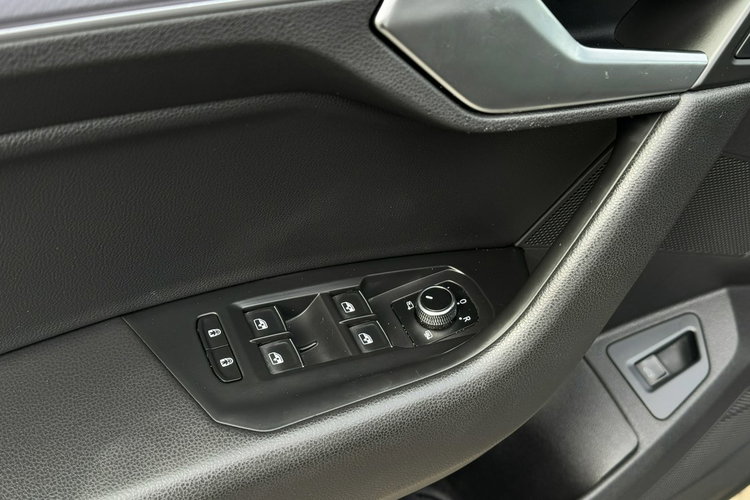 Volkswagen Touareg FV23% R Line 286KM 4x4 Salon PL Bezwypad Wentyle Panorama Radar Matrix zdjęcie 23