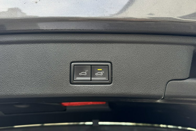 Volkswagen Touareg FV23% R Line 286KM 4x4 Salon PL Bezwypad Wentyle Panorama Radar Matrix zdjęcie 28