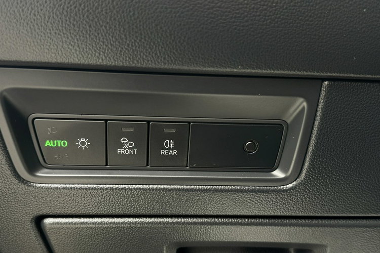 Volkswagen Touareg FV23% R Line 286KM 4x4 Salon PL Bezwypad Wentyle Panorama Radar Matrix zdjęcie 31