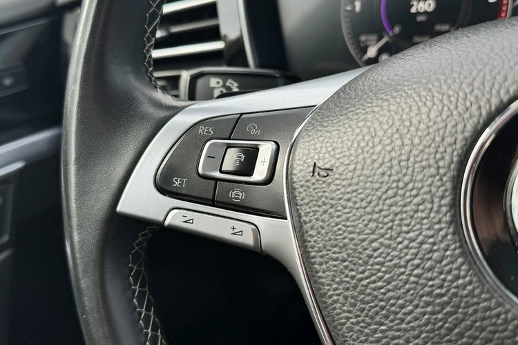 Volkswagen Touareg FV23% R Line 286KM 4x4 Salon PL Bezwypad Wentyle Panorama Radar Matrix zdjęcie 35