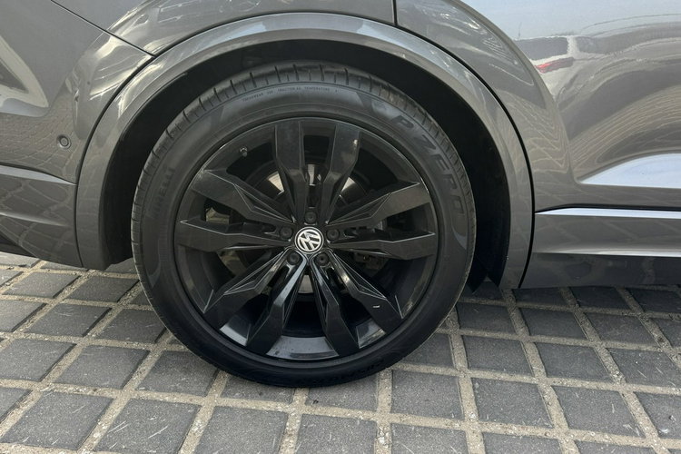 Volkswagen Touareg FV23% R Line 286KM 4x4 Salon PL Bezwypad Wentyle Panorama Radar Matrix zdjęcie 44