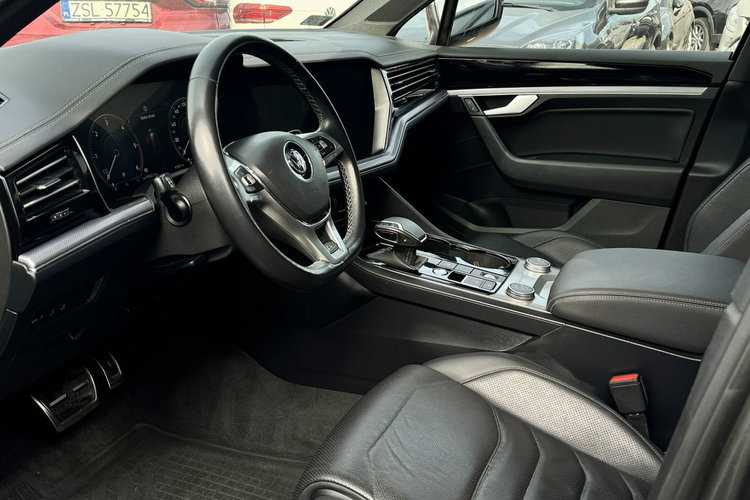 Volkswagen Touareg FV23% R Line 286KM 4x4 Salon PL Bezwypad Wentyle Panorama Radar Matrix zdjęcie 7