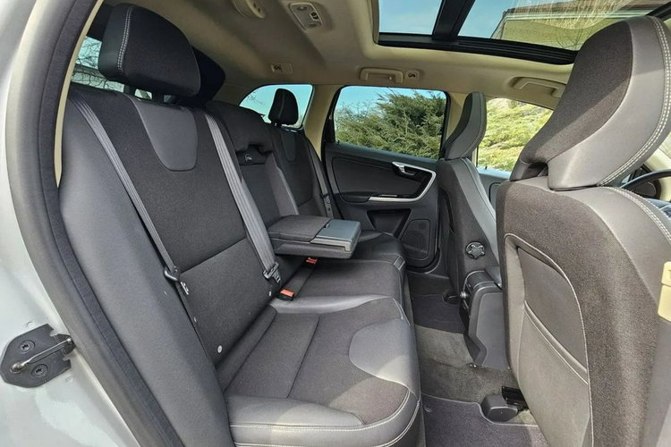 Volvo XC 60 Pełna Historia Serwisowa Ładne i Zadbane Rok GWARANCJI zdjęcie 15