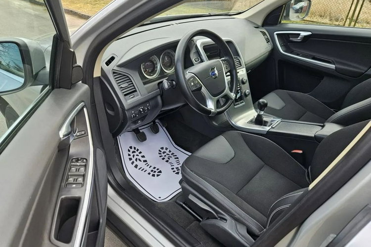 Volvo XC 60 Pełna Historia Serwisowa Ładne i Zadbane Rok GWARANCJI zdjęcie 7