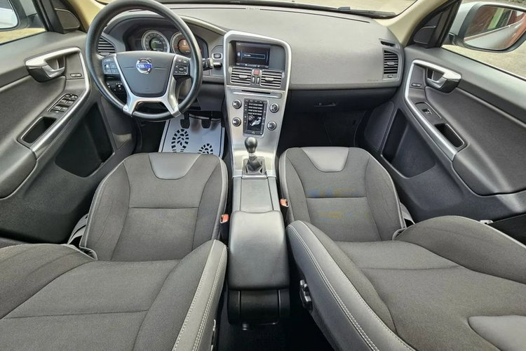 Volvo XC 60 Pełna Historia Serwisowa Ładne i Zadbane Rok GWARANCJI zdjęcie 8