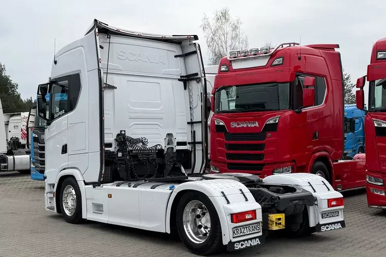 580S scania z Niemiec v8 mega low deck idealny stan 2021 pełna opcja bez egr zdjęcie 10
