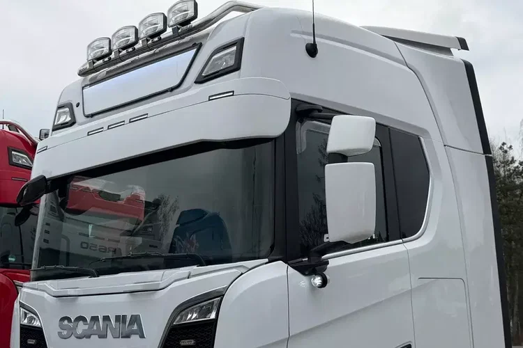 580S scania z Niemiec v8 mega low deck idealny stan 2021 pełna opcja bez egr zdjęcie 17