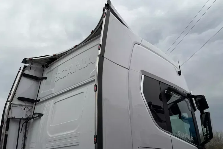 580S scania z Niemiec v8 mega low deck idealny stan 2021 pełna opcja bez egr zdjęcie 22
