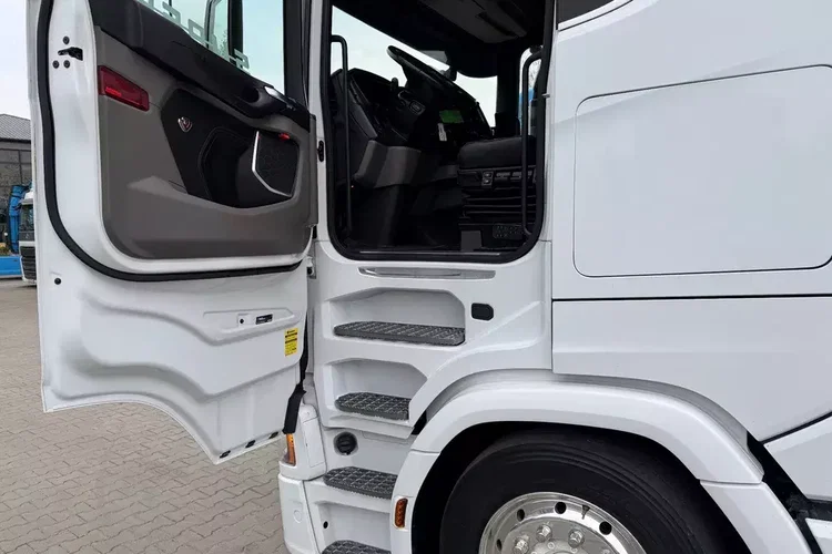 580S scania z Niemiec v8 mega low deck idealny stan 2021 pełna opcja bez egr zdjęcie 29