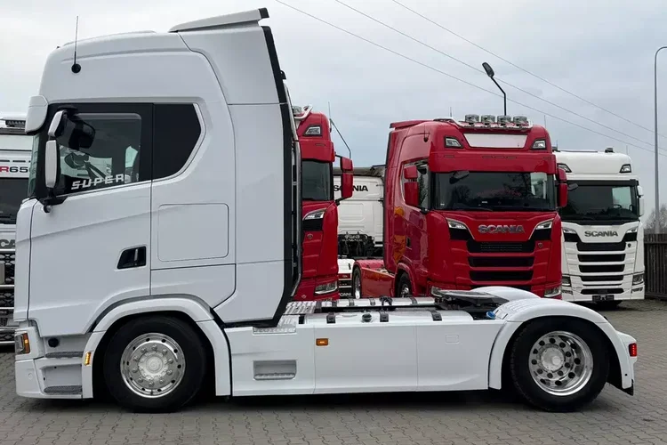 580S scania z Niemiec v8 mega low deck idealny stan 2021 pełna opcja bez egr zdjęcie 7