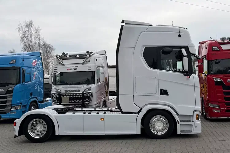 580S scania z Niemiec v8 mega low deck idealny stan 2021 pełna opcja bez egr zdjęcie 8