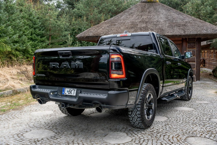 RAM 1500 Rebel 5.7 V8 Hemi / Bogata opcja / Lift 1" / Virtual Cockpit / FV zdjęcie 13