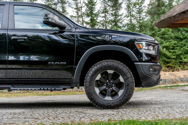 RAM 1500 Rebel 5.7 V8 Hemi / Bogata opcja / Lift 1" / Virtual Cockpit / FV zdjęcie 18