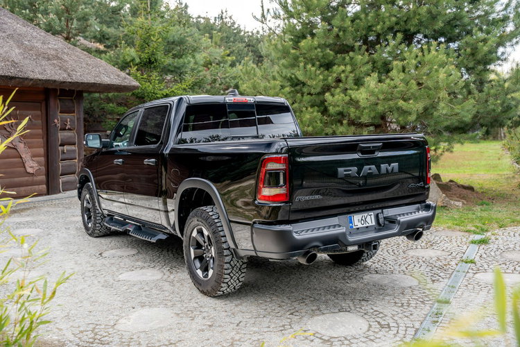 RAM 1500 Rebel 5.7 V8 Hemi / Bogata opcja / Lift 1" / Virtual Cockpit / FV zdjęcie 2